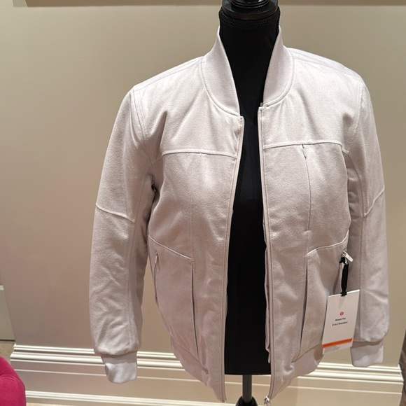 A brand new Roam Far 3-in-1 Bomber from Lululemon - Picture 1 of 4